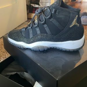 Air Jordan 11 Retro 5 W, 4 Y NWT